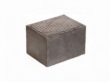 Арт. 1031- Опора для ножничных подъемников Длина - 165 мм. Ширина - 120 мм. Н - 110 мм.